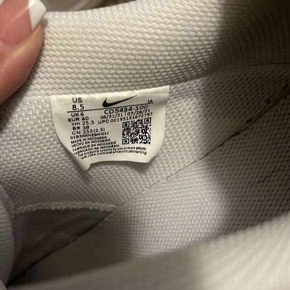 White Nikes - Picture 3 of 3